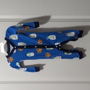 🥛🍪🎅🎄 Santa's favorite outfit 🥛🍪🎅🎄 - Carter's milk and cookies footie 12m